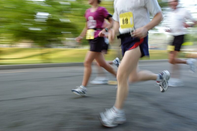 People running 5K